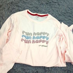 Long Sleeve Brooks Running Distance Graphic tee